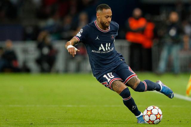 澳门冠军赛孙颖莎4-2王艺迪夺冠 林诗栋横扫邱党